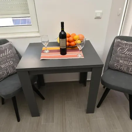 Kate Apartment